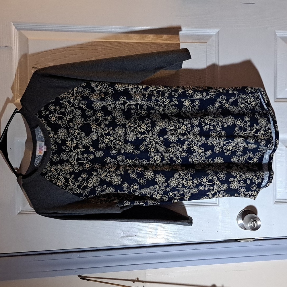 Lularoe Randy tee